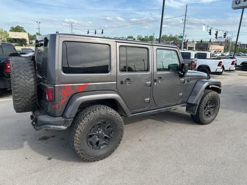 Used 2016 Jeep Wrangler Unlimited Sahara AWD/4WD image 15