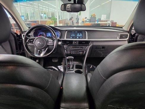 Used 2019 Kia Optima S FWD image 9