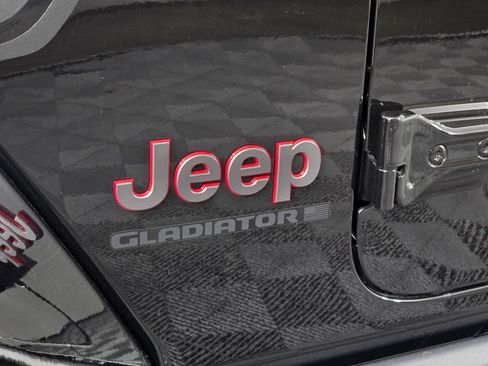 New 2026 Jeep Gladiator Sport AWD/4WD image 13
