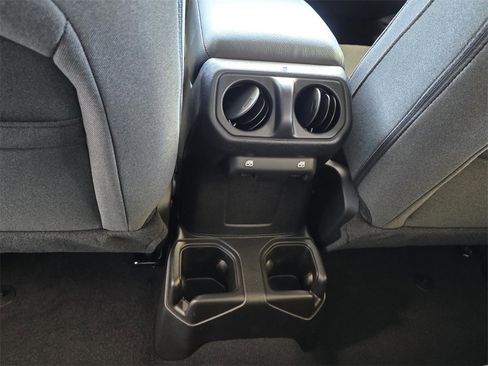 New 2025 Jeep Gladiator Sport image 11