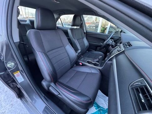 Used 2016 Toyota Camry SE image 11