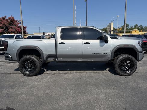 Used 2025 GMC Sierra 2500 Denali Ultimate AWD/4WD image 11