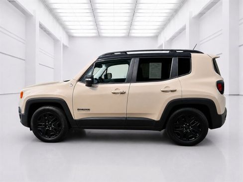 Used 2017 Jeep Renegade Trailhawk AWD/4WD image 4
