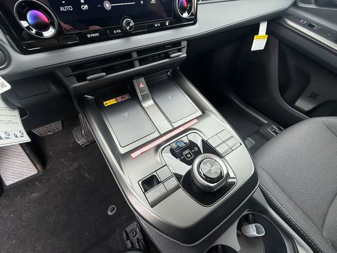 New 2026 Toyota C-HR AWD/4WD image 8