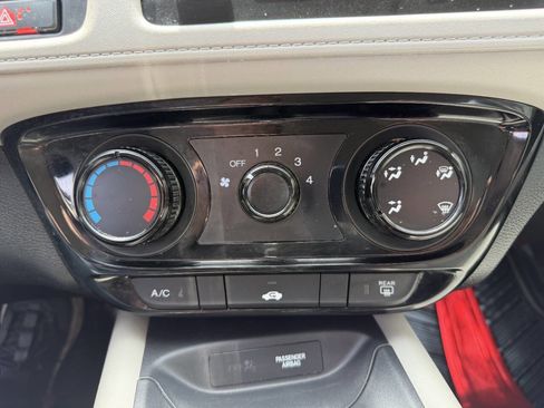 Used 2022 Honda HR-V LX image 33
