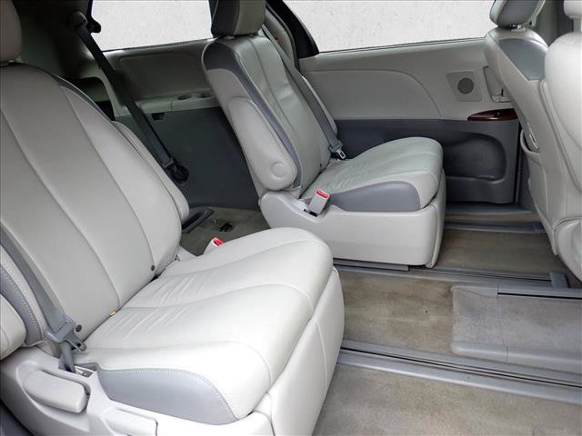 Used 2013 Toyota Sienna Limited w/ Premium Pkg AWD/4WD image 8