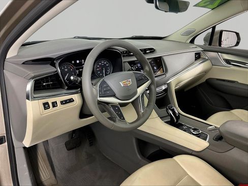 Used 2023 Cadillac XT5 Premium Luxury w/ Technology Package AWD/4WD image 17