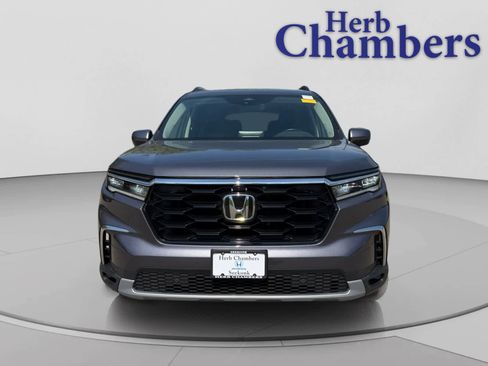 Used 2023 Honda Pilot Elite image 2