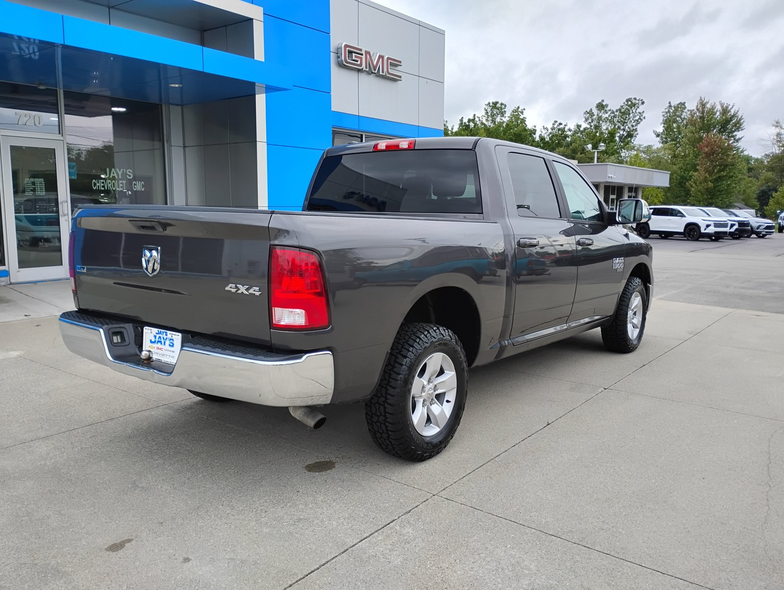 Used 2021 RAM 1500 Classic SLT AWD/4WD image 8
