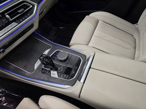 Used 2021 BMW X5 M50i w/ Premium Package image 26