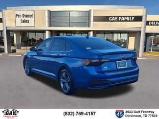 Used 2023 Volkswagen Jetta SE FWD video 2