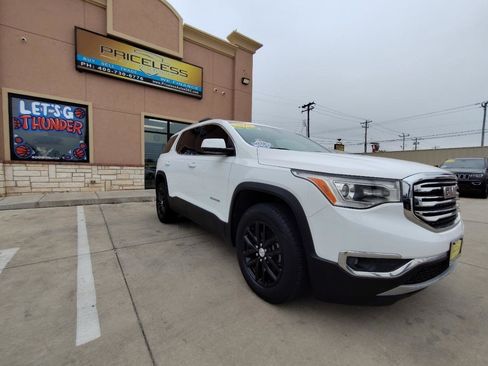 Used 2017 GMC Acadia SLT FWD image 2