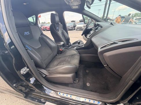 Used 2017 Ford Focus RS AWD/4WD image 15