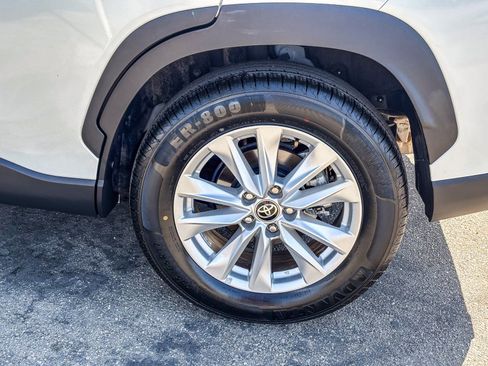 Certified 2022 Toyota Corolla Cross LE AWD/4WD image 12