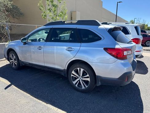 Used 2018 Subaru Outback 2.5i Limited AWD/4WD image 3