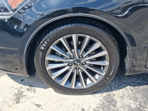 Used 2017 Kia Cadenza Technology FWD image 8