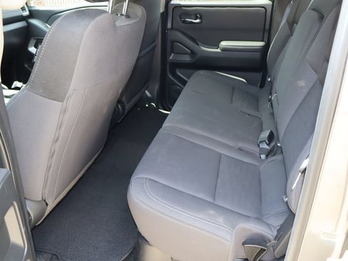 Used 2024 Nissan Frontier SV AWD/4WD image 5