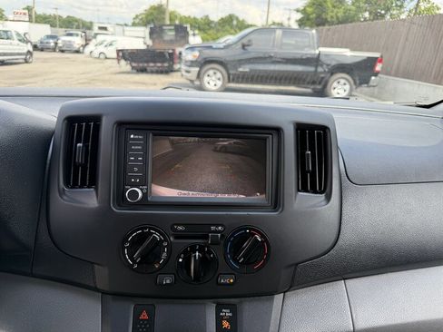 Used 2020 Nissan NV200 SV image 9