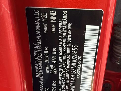 Used 2021 Hyundai Elantra SE image 30