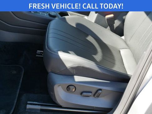 Certified 2023 Volkswagen Tiguan SE image 14