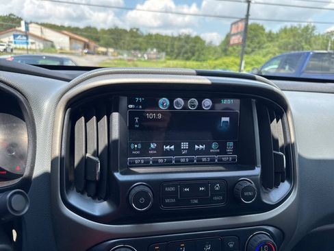Used 2017 Chevrolet Colorado Z71 AWD/4WD image 27
