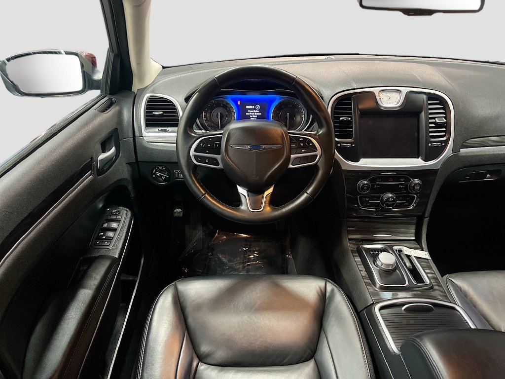 Used 2022 Chrysler 300 Touring L RWD image 21