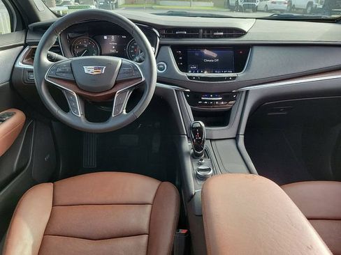 Used 2025 Cadillac XT5 Premium Luxury w/ Technology Package image 8