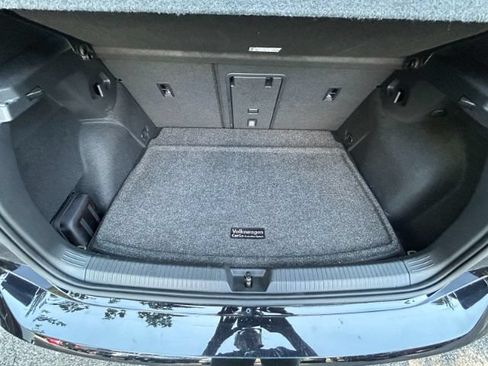 Used 2022 Volkswagen GTI SE FWD image 30