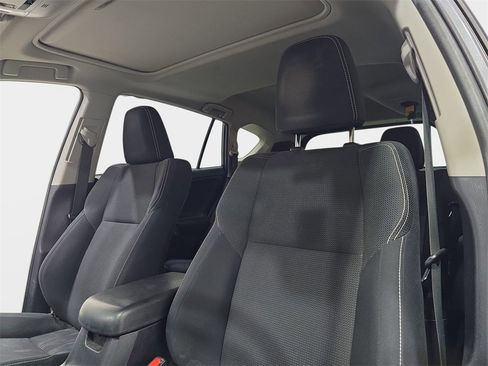 Used 2018 Toyota RAV4 XLE image 10