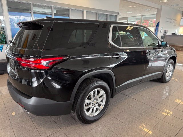 Used 2022 Chevrolet Traverse LS FWD image 4