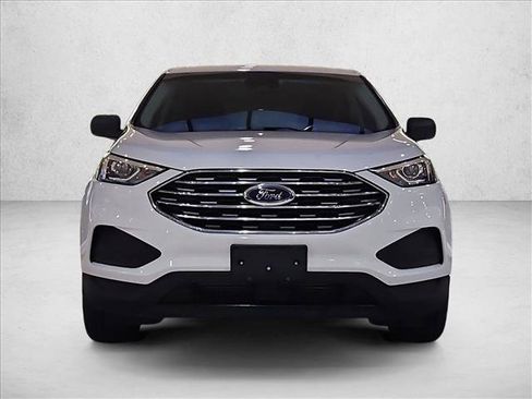 Used 2020 Ford Edge SE FWD image 2