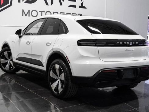 Used 2024 Porsche Macan 4 Electric AWD/4WD image 12