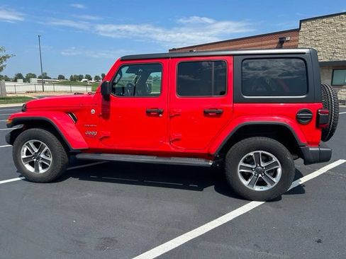 Used 2020 Jeep Wrangler Unlimited Sahara w/ Dual Top Group AWD/4WD image 4