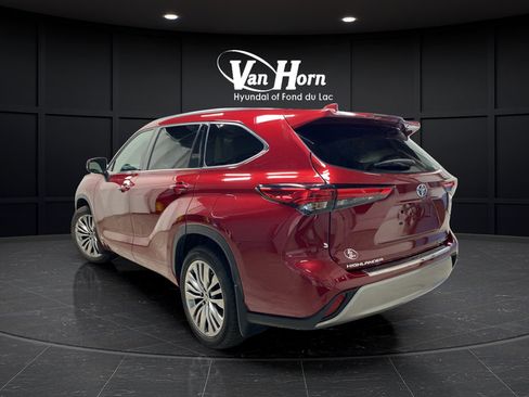 Used 2022 Toyota Highlander Platinum AWD/4WD image 5