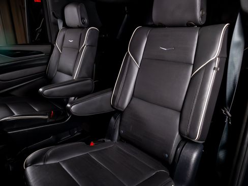 Used 2023 Cadillac Escalade ESV Sport w/ LPO, ONYX Package AWD/4WD image 20
