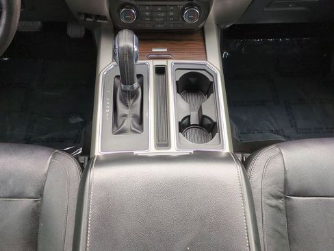 Used 2015 Ford F150 Lariat image 19