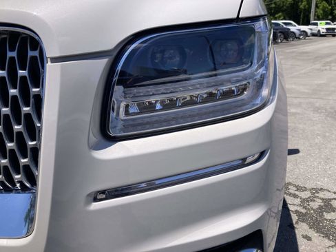 Used 2019 Lincoln Navigator Reserve AWD/4WD image 11
