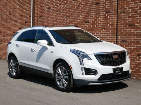 Certified 2024 Cadillac XT5 Premium Luxury w/ LPO, Floor Liner Package AWD/4WD image 27