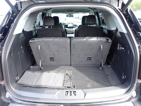 Certified 2022 Ford Explorer XLT w/ Equipment Group 202A image 9