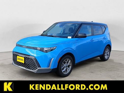 Used 2023 Kia Soul S image 1