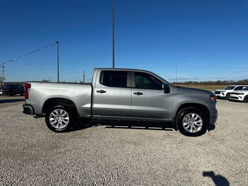 Used 2023 Chevrolet Silverado 1500 Custom image 3