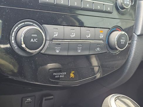 Used 2017 Nissan Rogue SV image 29