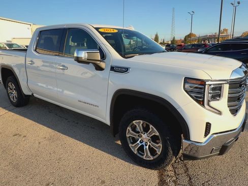 Used 2024 GMC Sierra 1500 SLT image 2