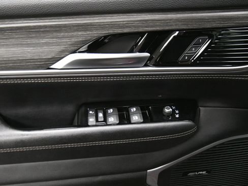 Used 2024 Jeep Wagoneer Series II image 12