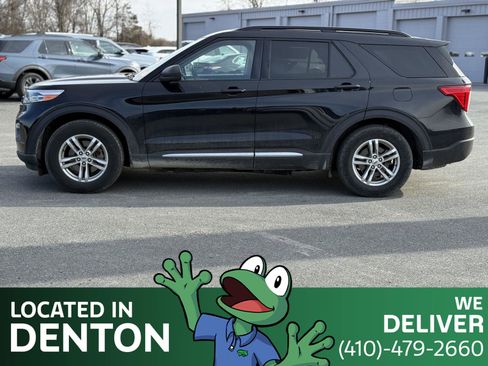 Used 2022 Ford Explorer XLT w/ Equipment Group 202A image 8