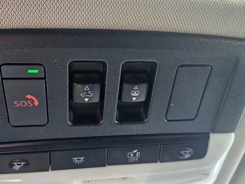 Used 2023 Nissan Rogue SV w/ SV Premium Package image 19