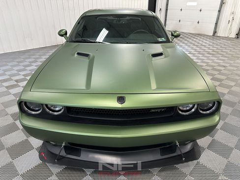 Used 2009 Dodge Challenger SRT8 w/ SRT Option Group II RWD image 4