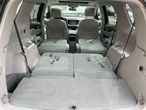 Used 2019 GMC Acadia SLT AWD/4WD image 43