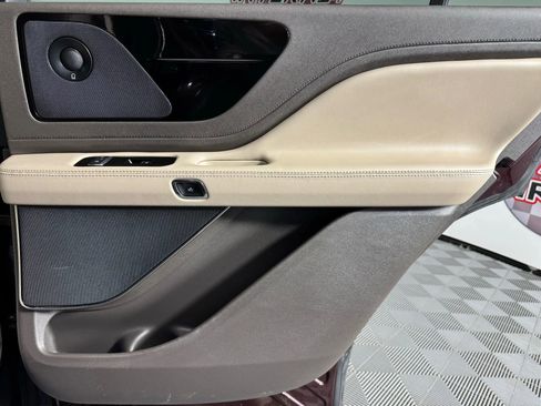 Used 2022 Lincoln Aviator Reserve w/ Elements Package Plus image 49