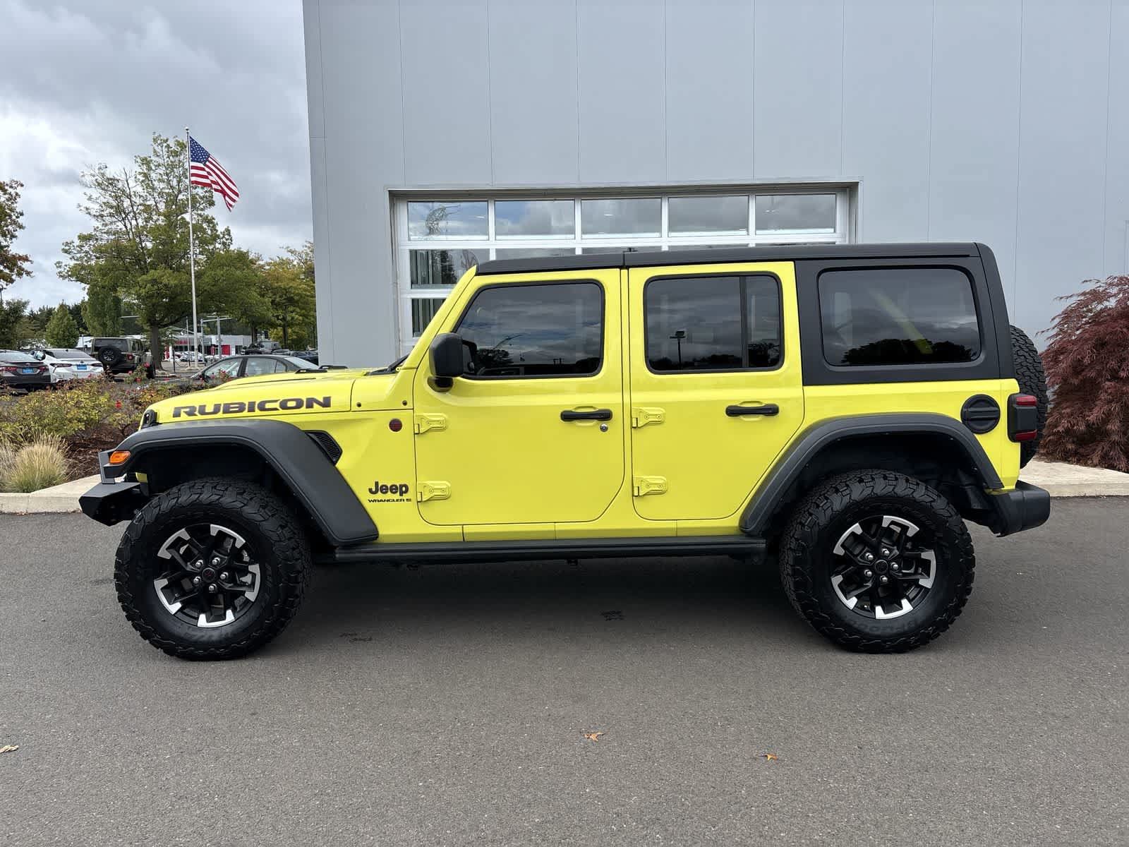 Used 2024 Jeep Wrangler Unlimited Rubicon w/ Technology Group AWD/4WD image 2